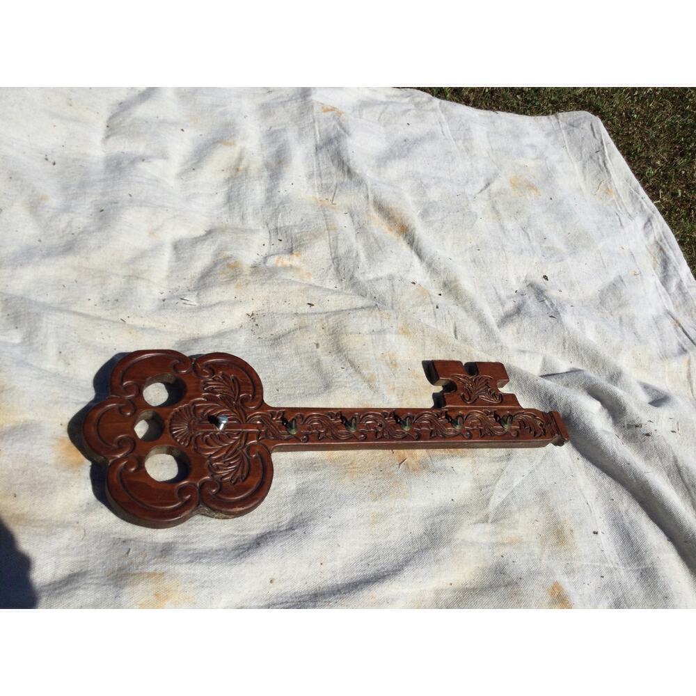 Vtg wood key holder engraved dark‎ wood home organization entryway MCM farmhouse